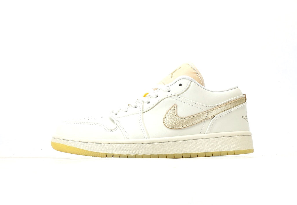 Air Jordan 1 Metallic Team Gold