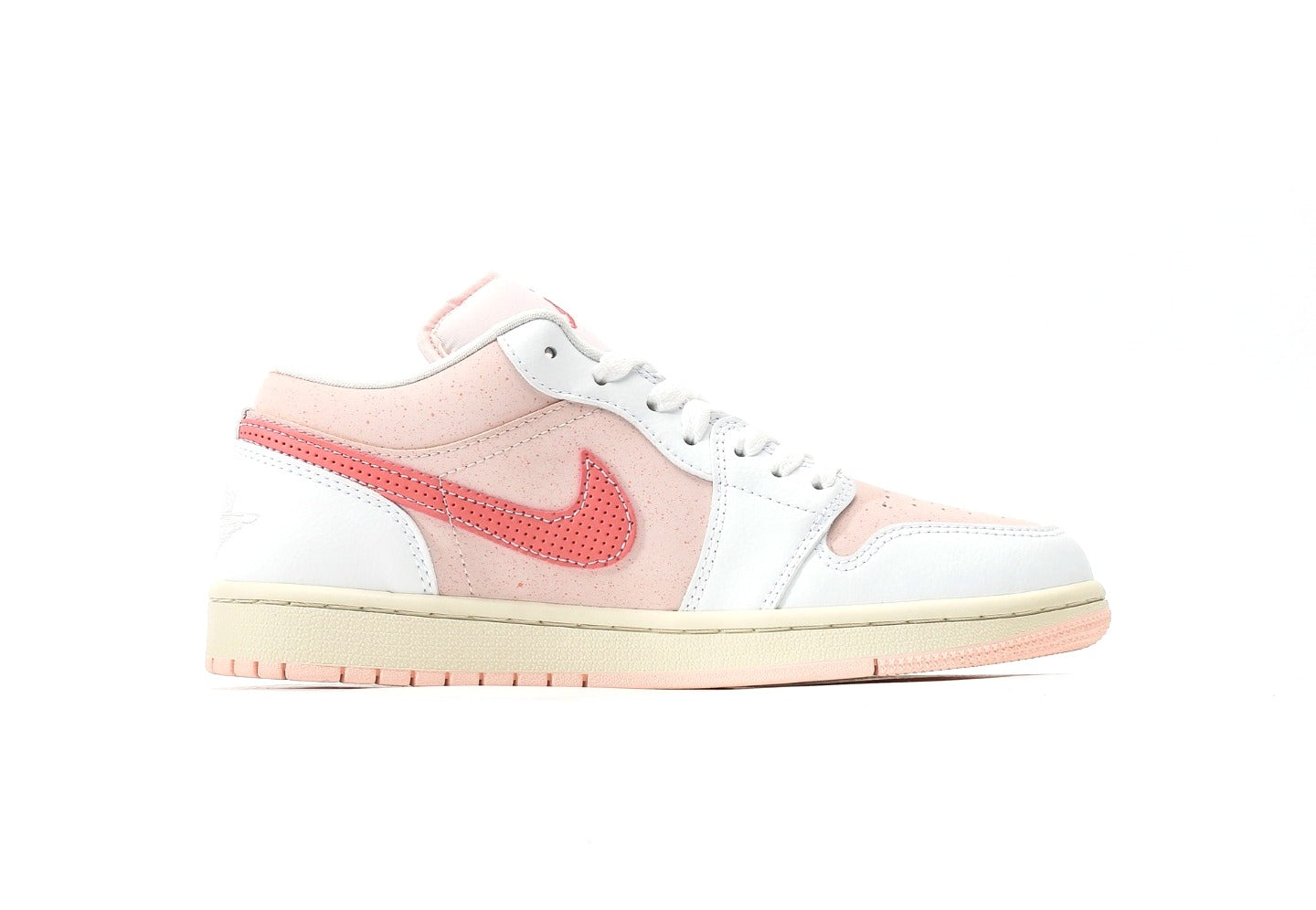 Air Jordan 1 Low "Strawberry Milkshake"