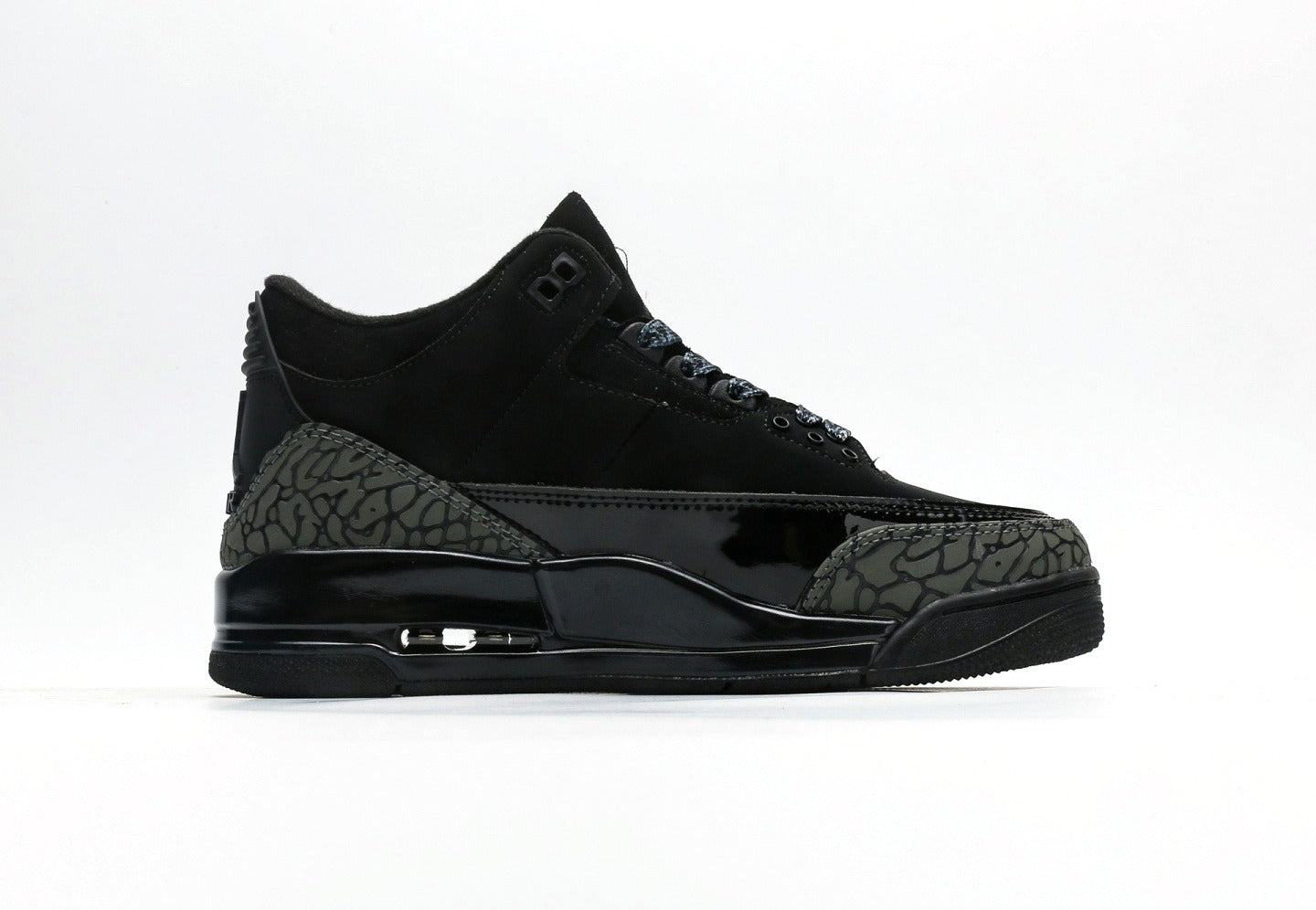 Air Jordan 3 Retro "Black Cat"