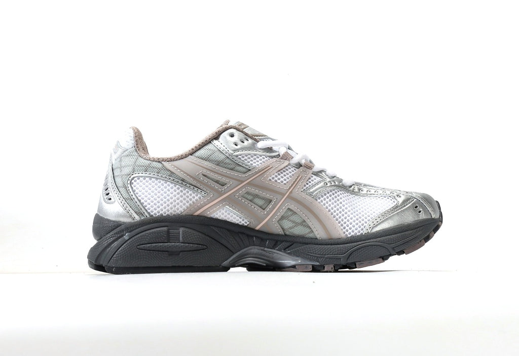 Gel-Nimbus 10.1 Kith White Morganite