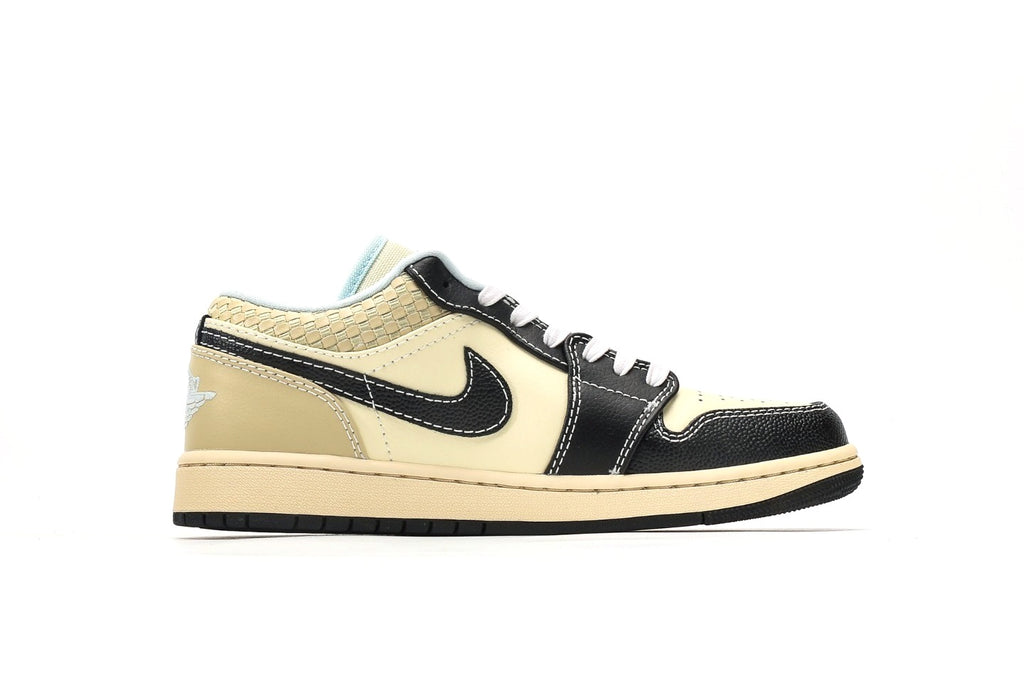 Air Jordan 1 Low SE "Coconut Milk Black"