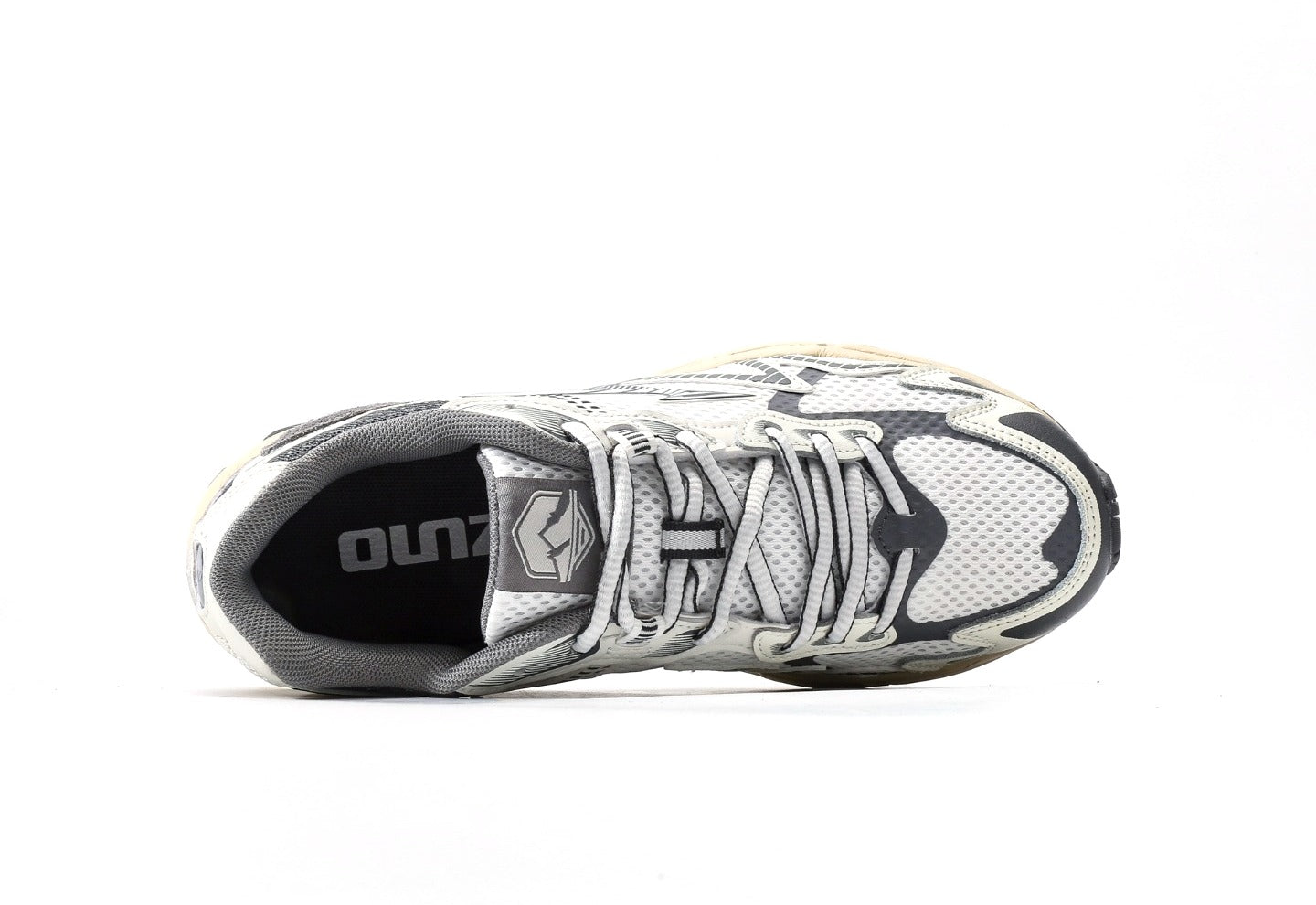 Mizuno Adventure Twe