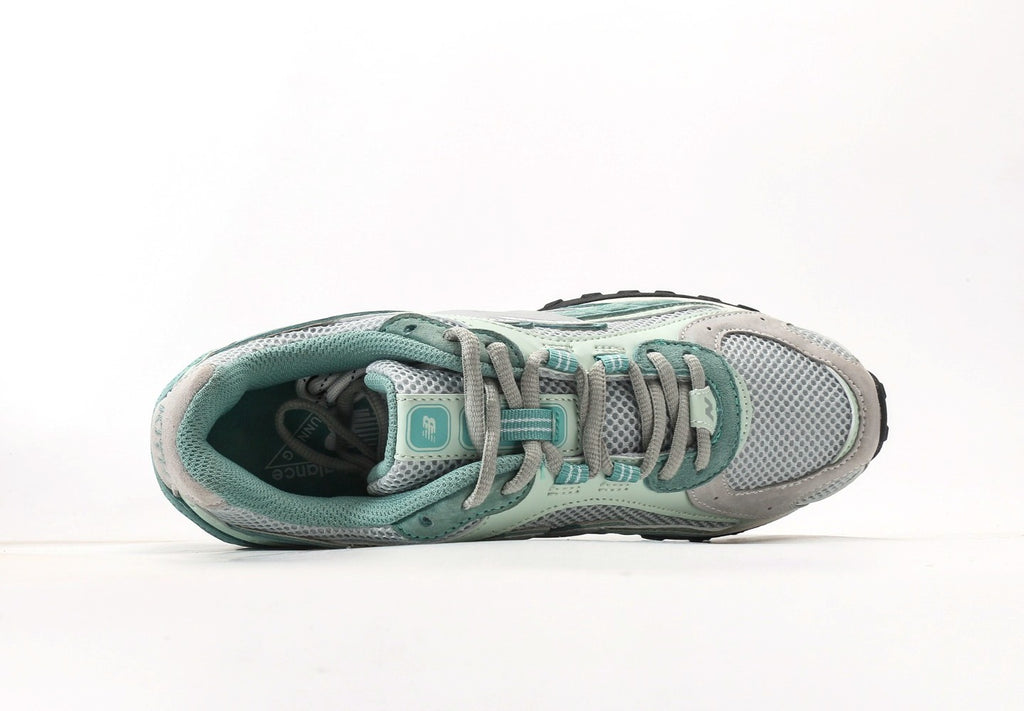 Kith x New Balance 204L Bluebell