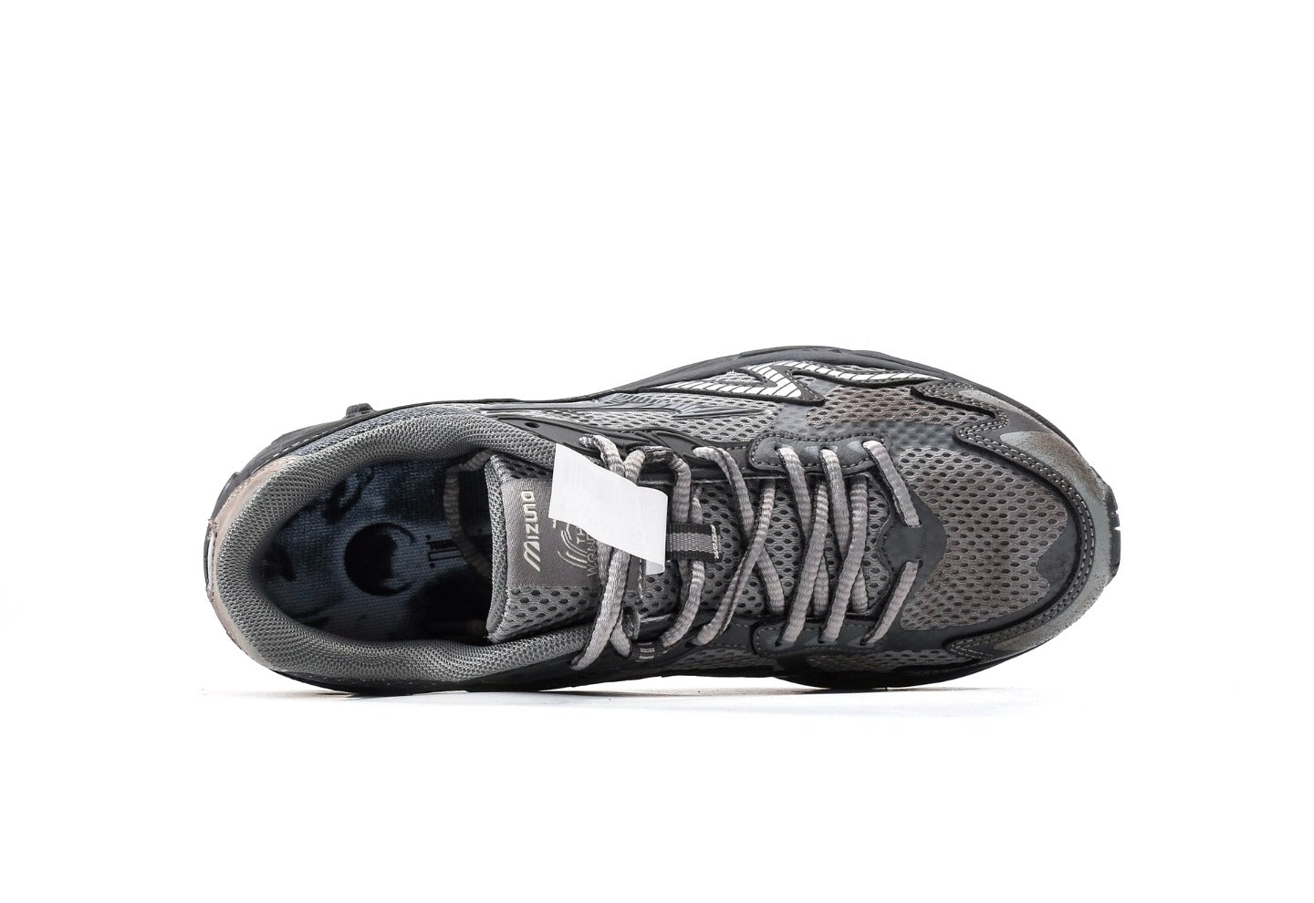 Mizuno Advtuenre Twe x Wandering Earth "Grey Silver"