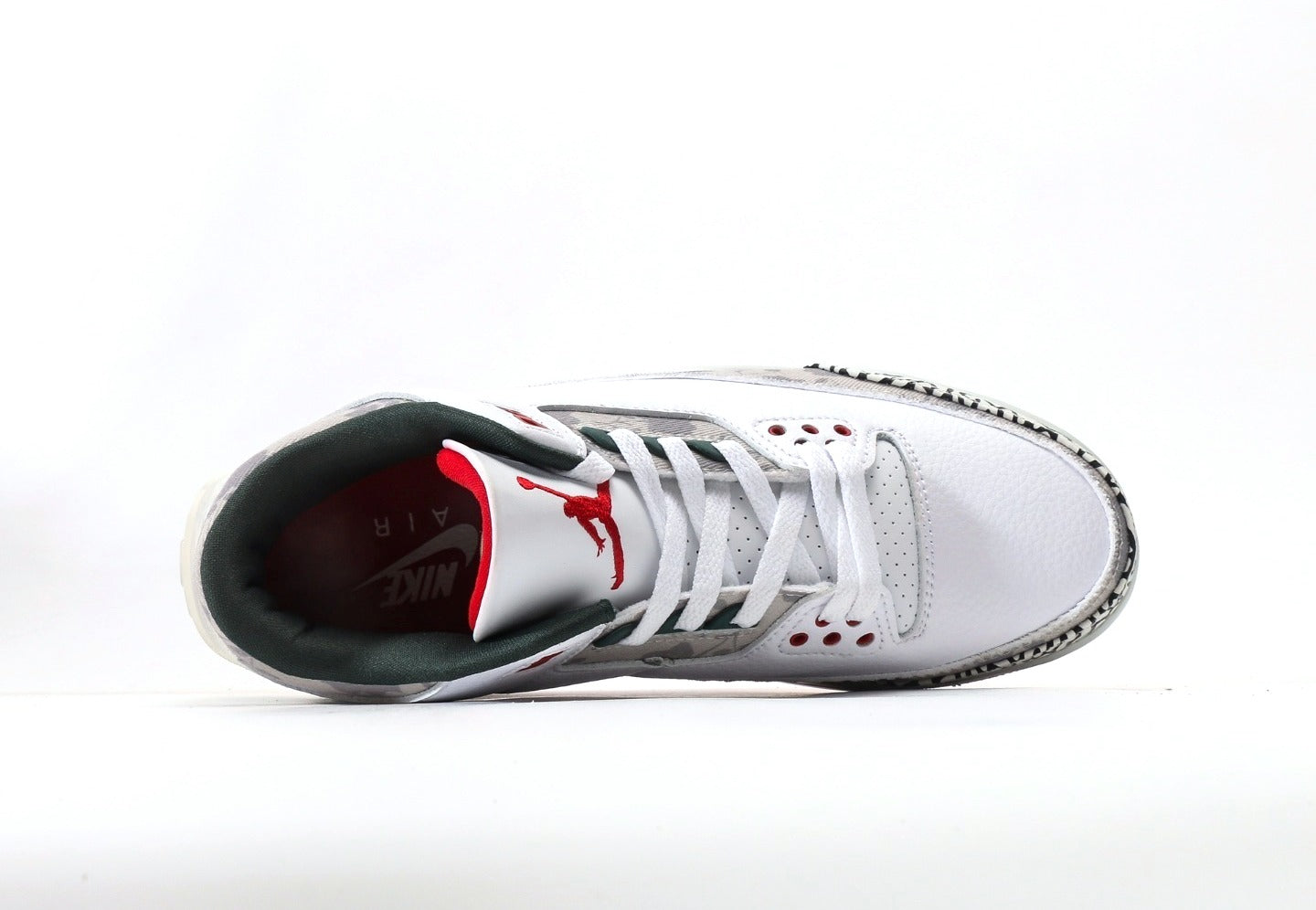 Air Jordan 3 Wings
