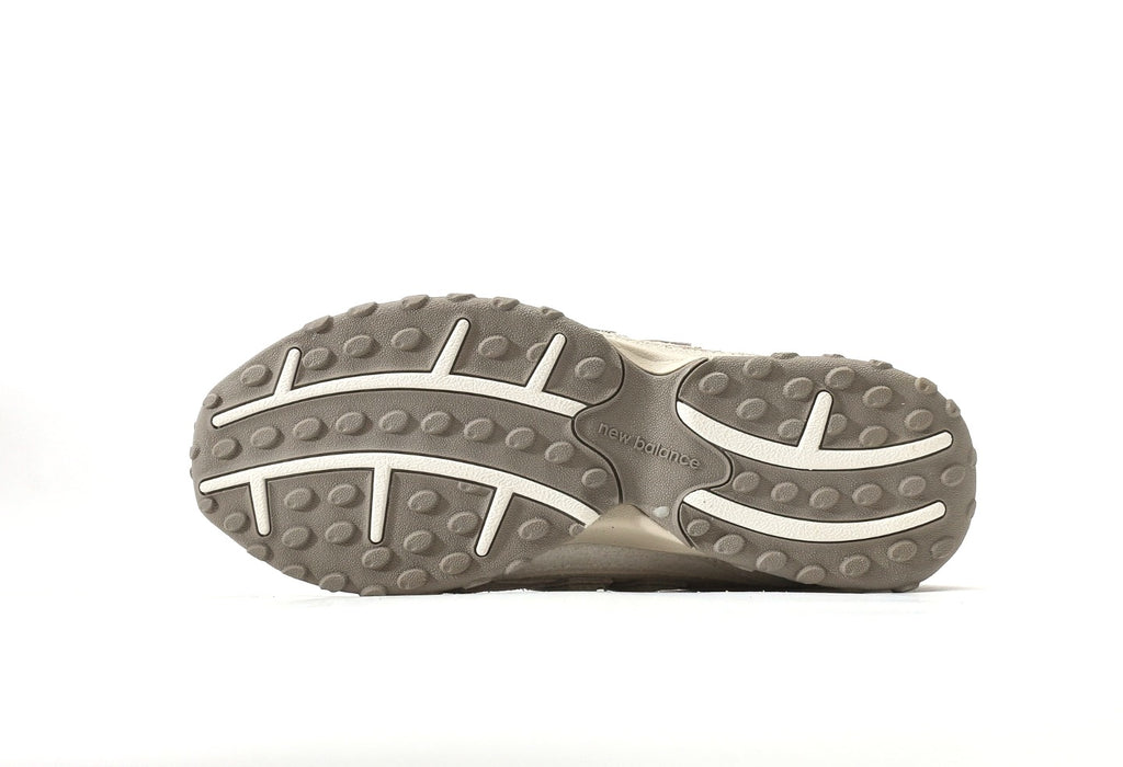 New Balance 204L Timberwolf Linen