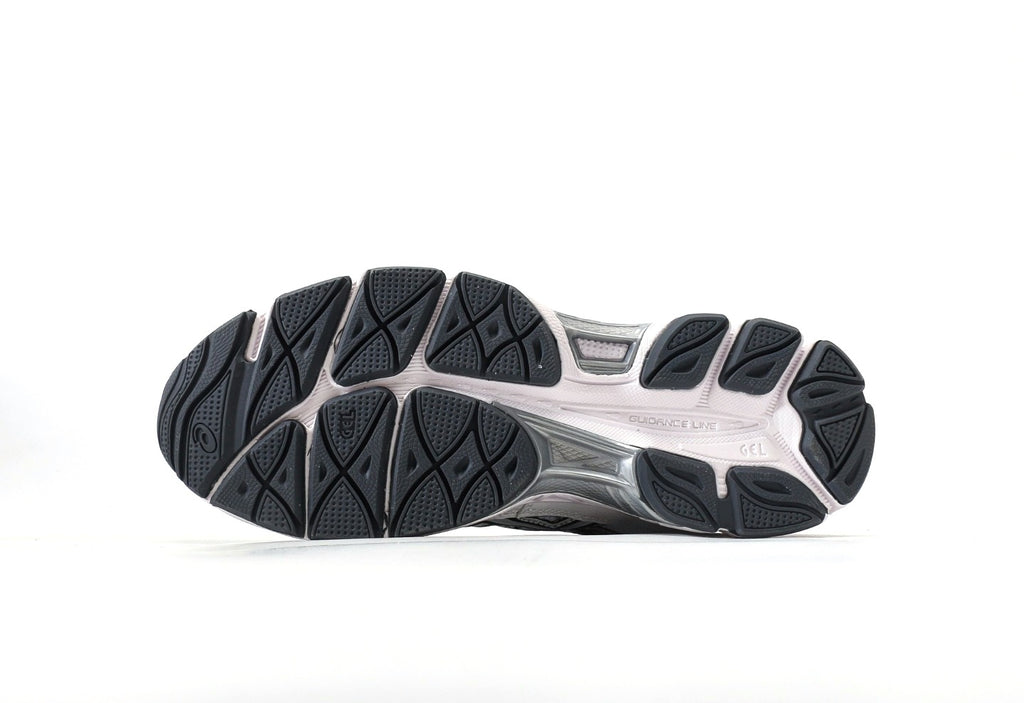 Gel-NYC White Carrier Grey