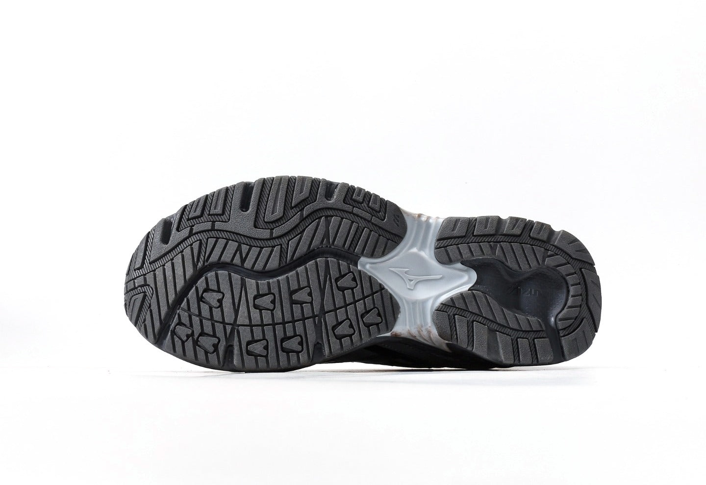 Mizuno Advtuenre Twe x Wandering Earth "Grey Silver"