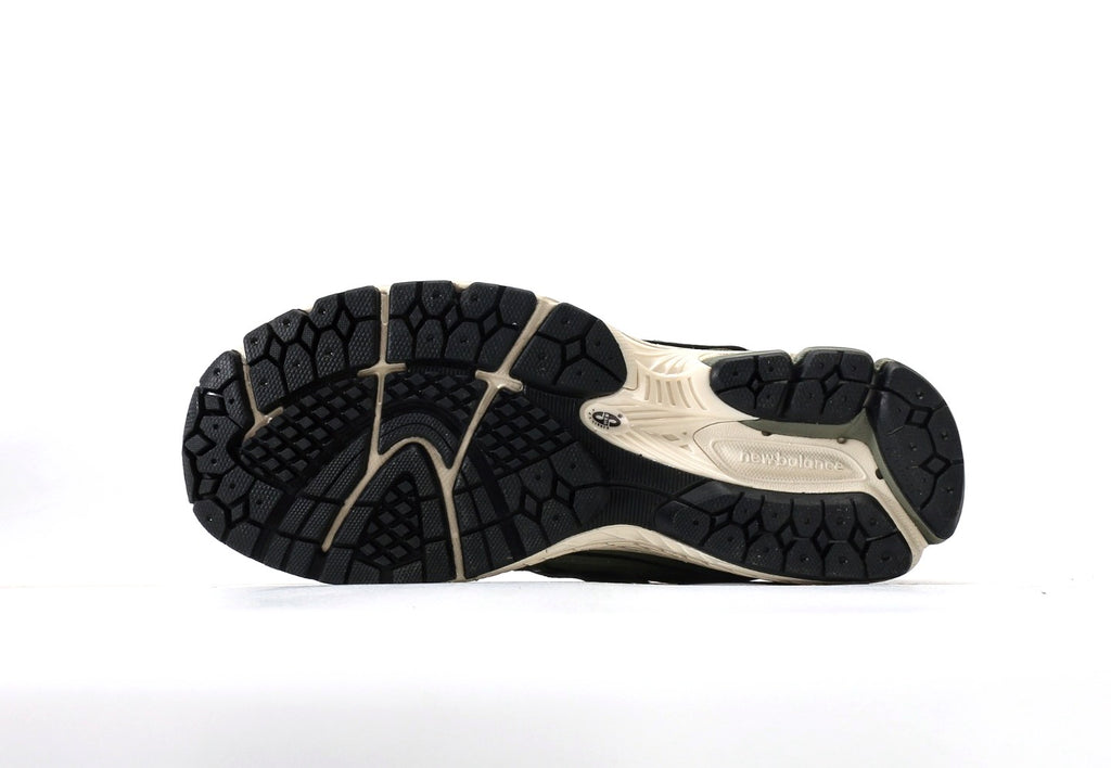 New Balance 1906R "Dark Olivine/Black Cement/Timberwolf"