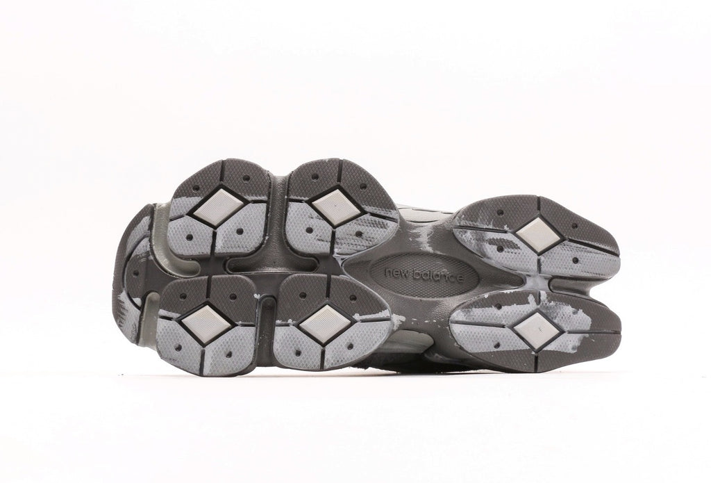 New Balance 9060 Magnet