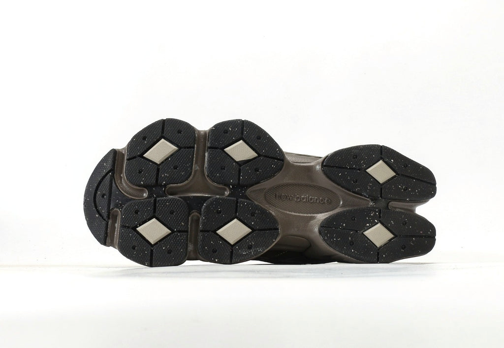 New Balance 9060 Mono Cortado Brown