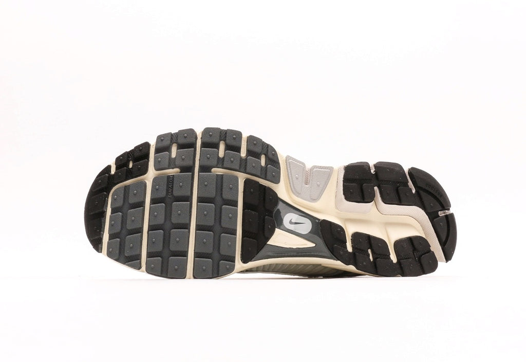 Zoom Vomero 5 "Platinum Tint"