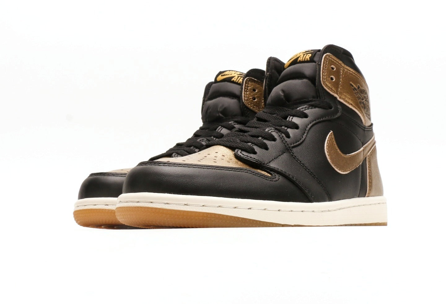 Air Jordan 1 Retro High OG "Gold Medal"