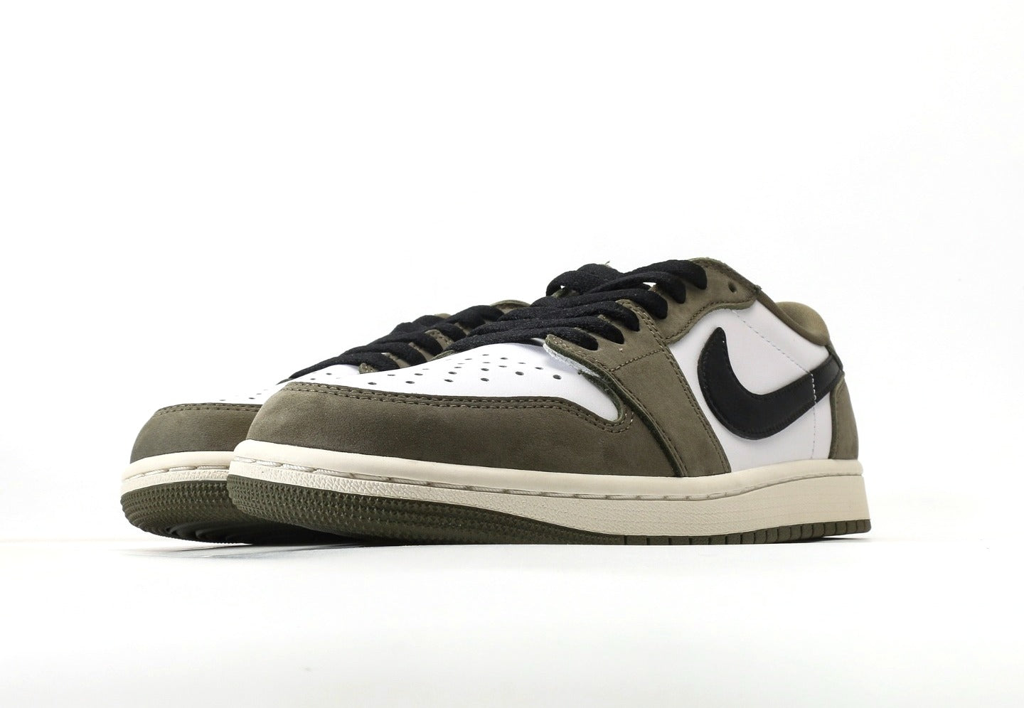 Air Jordan 1 Low OG Medium Olive