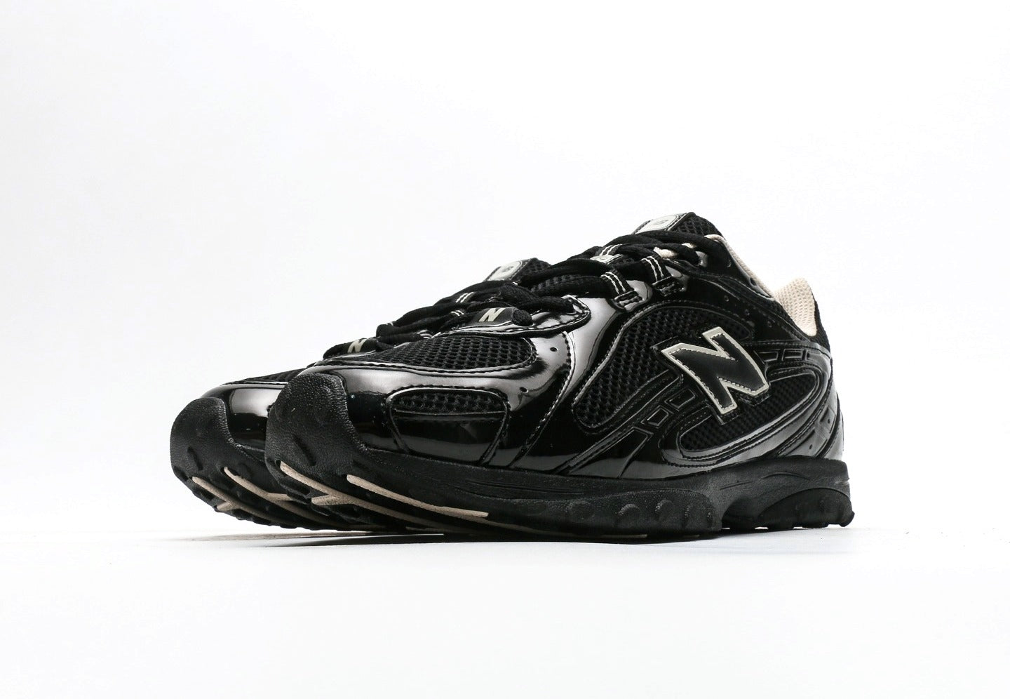 New Balance 204L Black Timberwolf