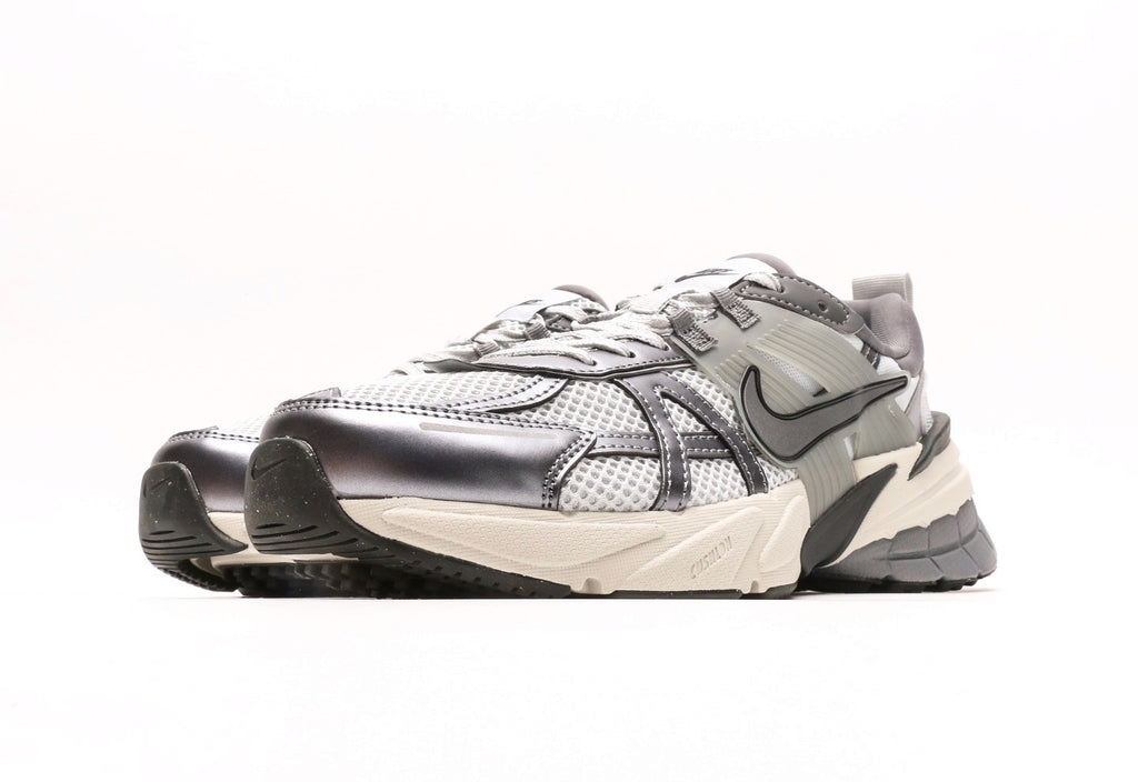 V2K Run "Pure Platinum Metallic Cool Grey"