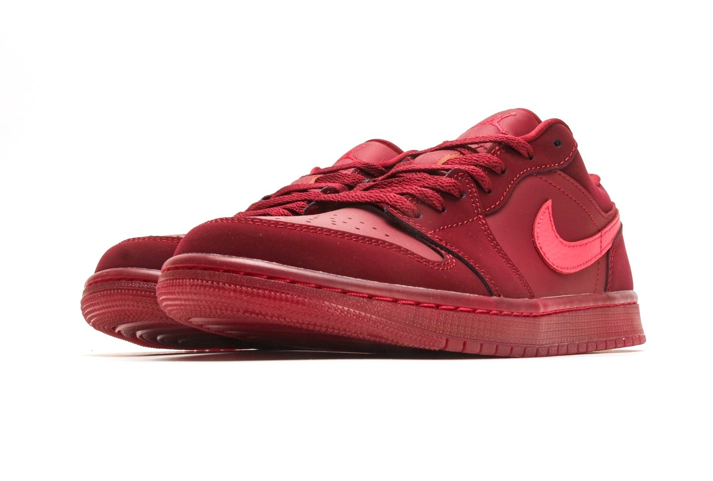 Air Jordan 1 Low SE Valentine's Day