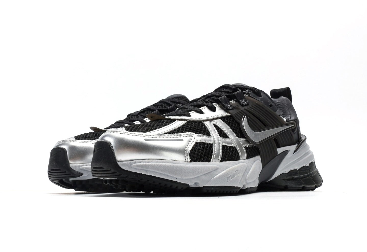 V2K Run "Black Metallic Silver"