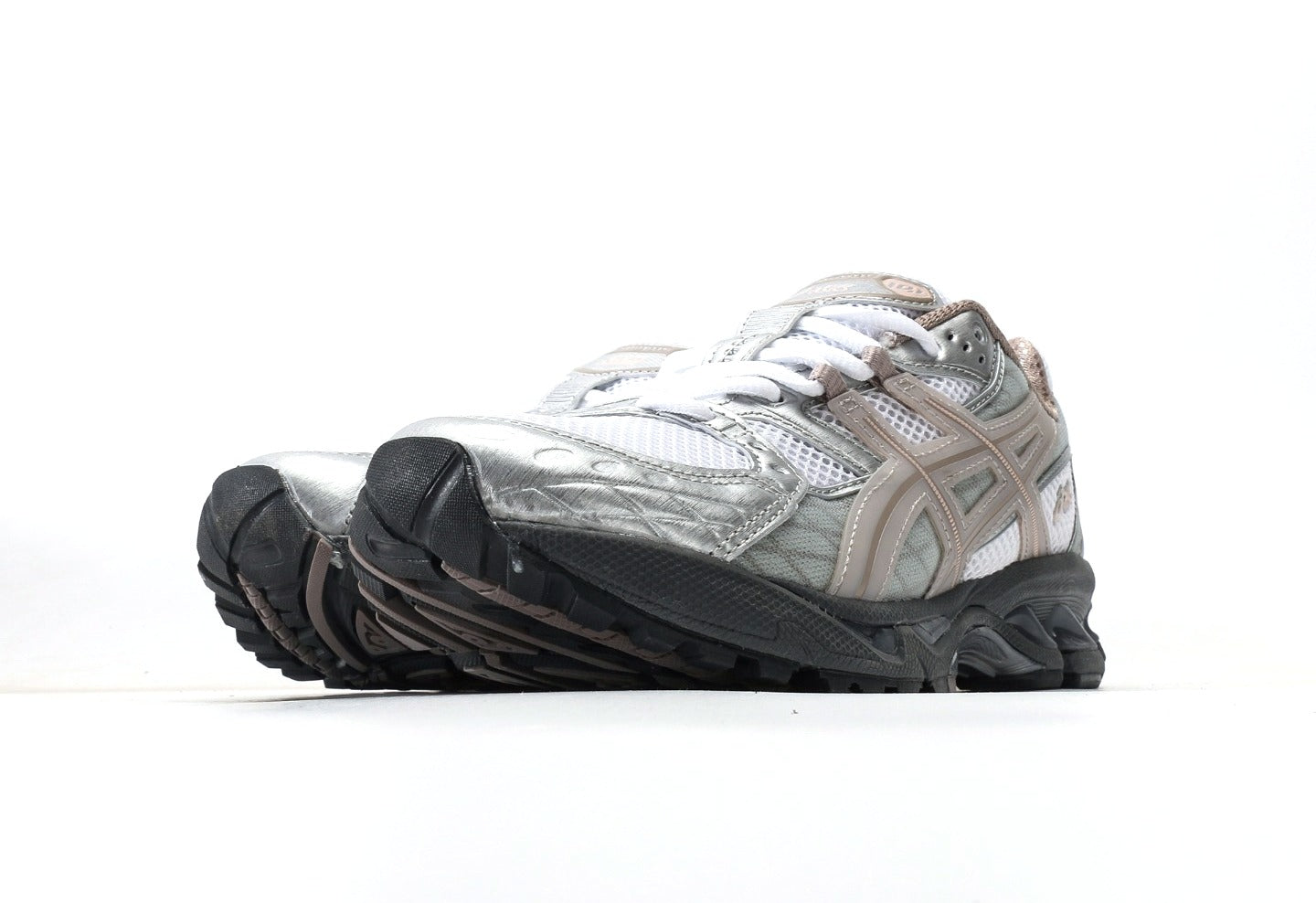 Gel-Nimbus 10.1 Kith White Morganite