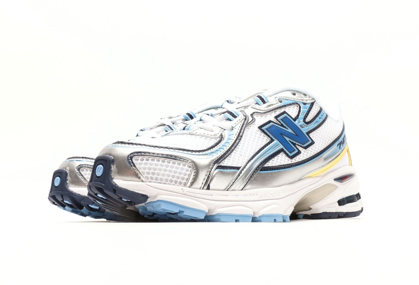 New Balance 740