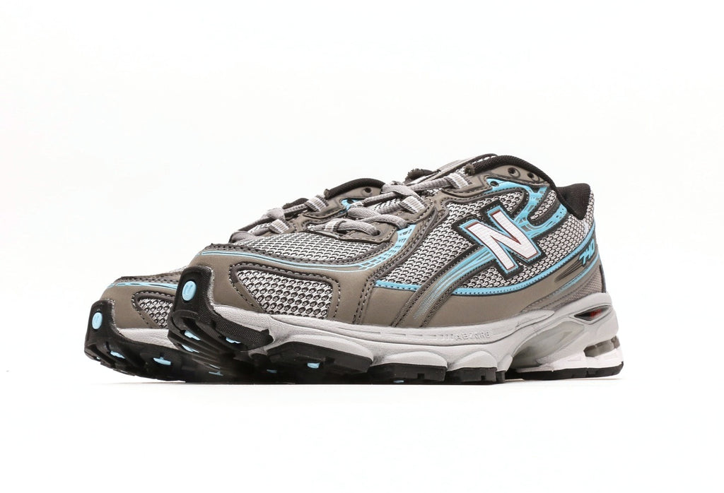 New Balance 740