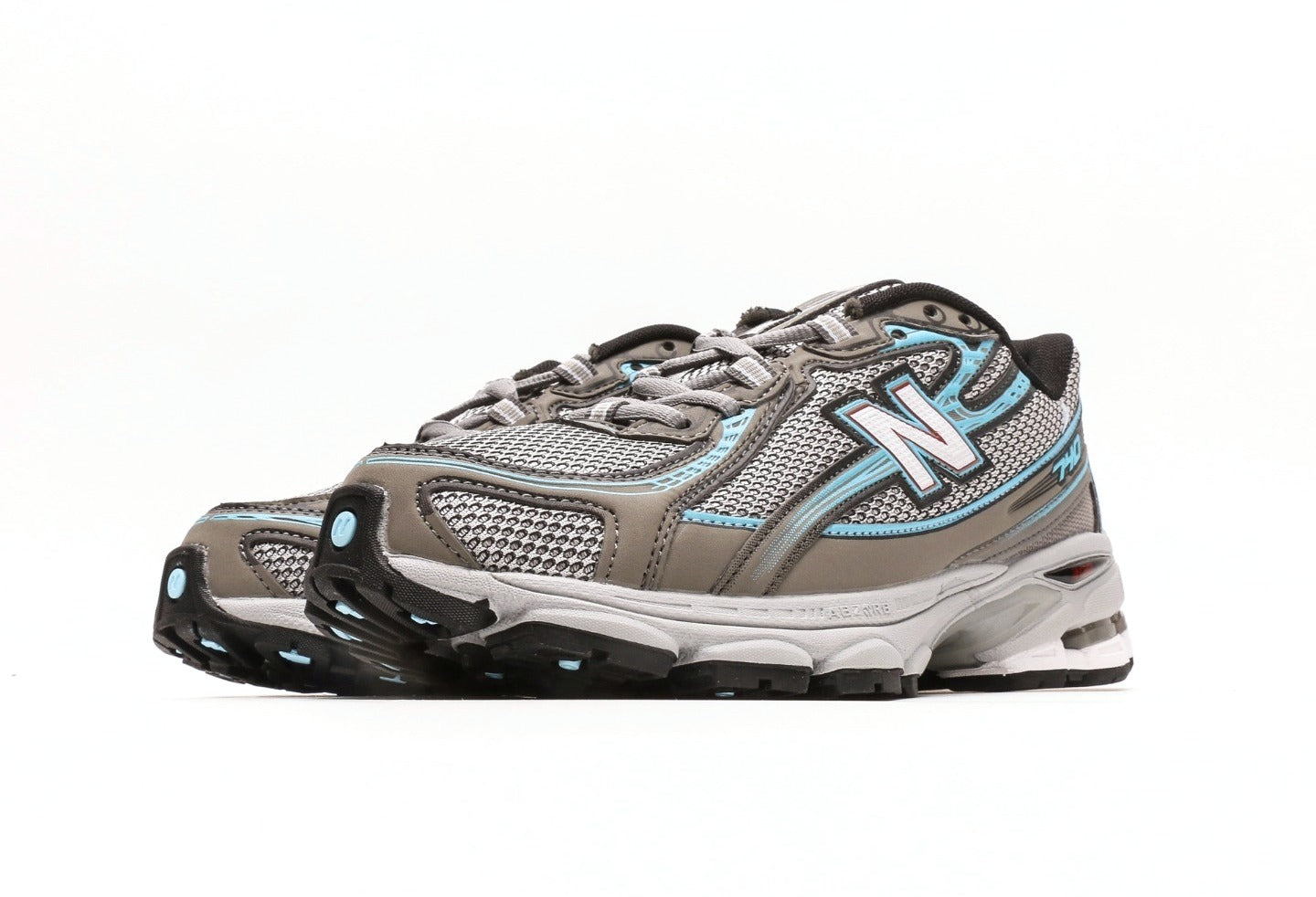 New Balance 740