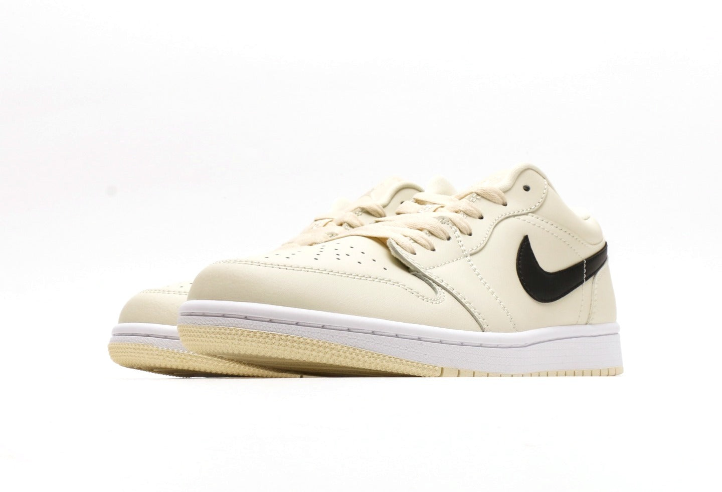 Air Jordan 1 Low "Coconut Milk"