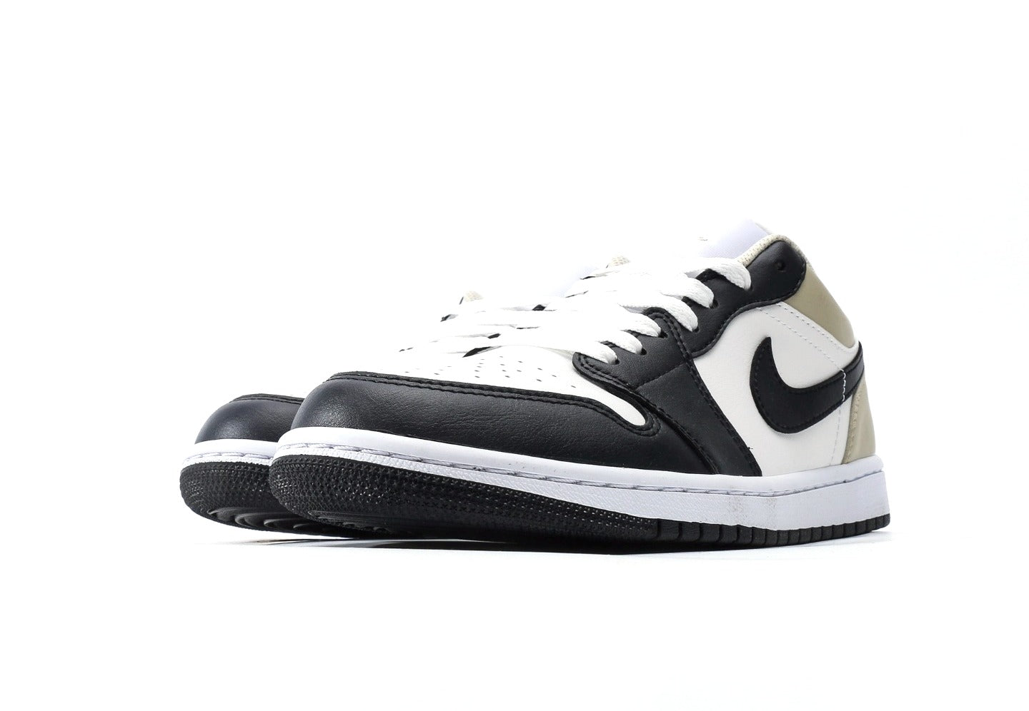 Air Jordan 1 Low "Black Toe" Tan