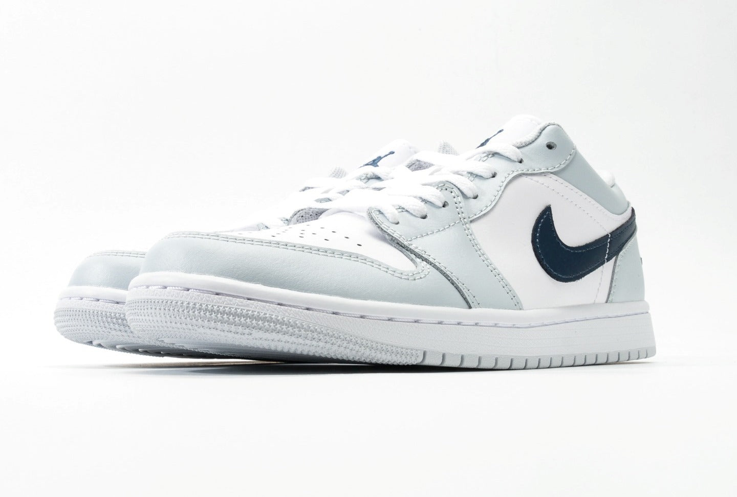 Air Jordan 1 Low Aura Squadron Blue
