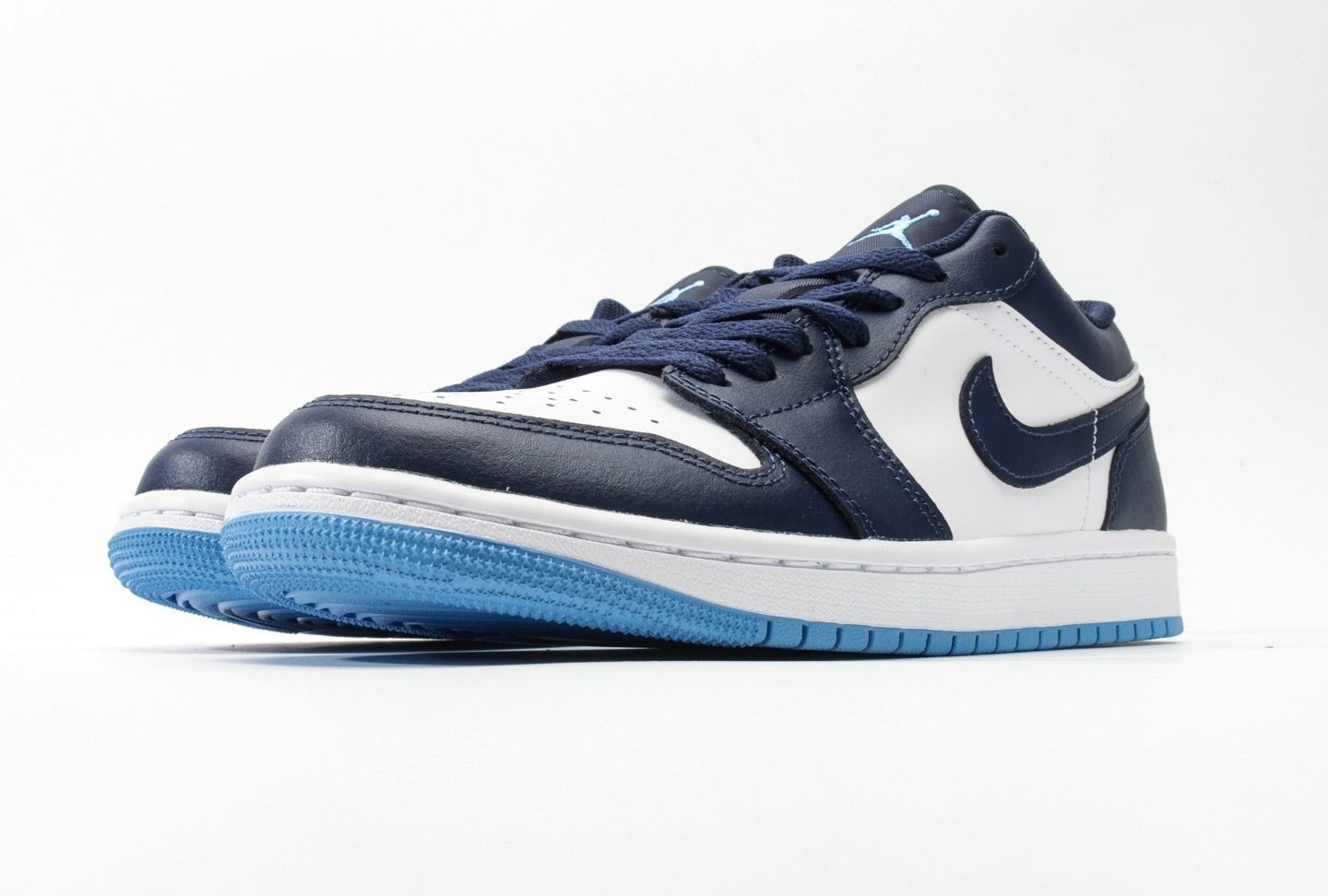 Air Jordan 1 Low "Midnight Navy/University Blue"