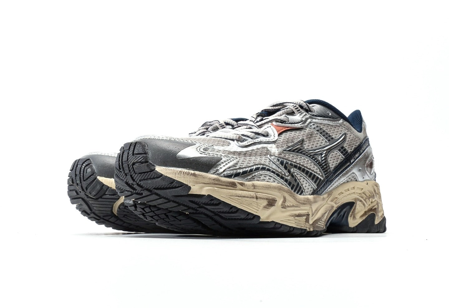 Mizuno Adventure "Silver Navy"