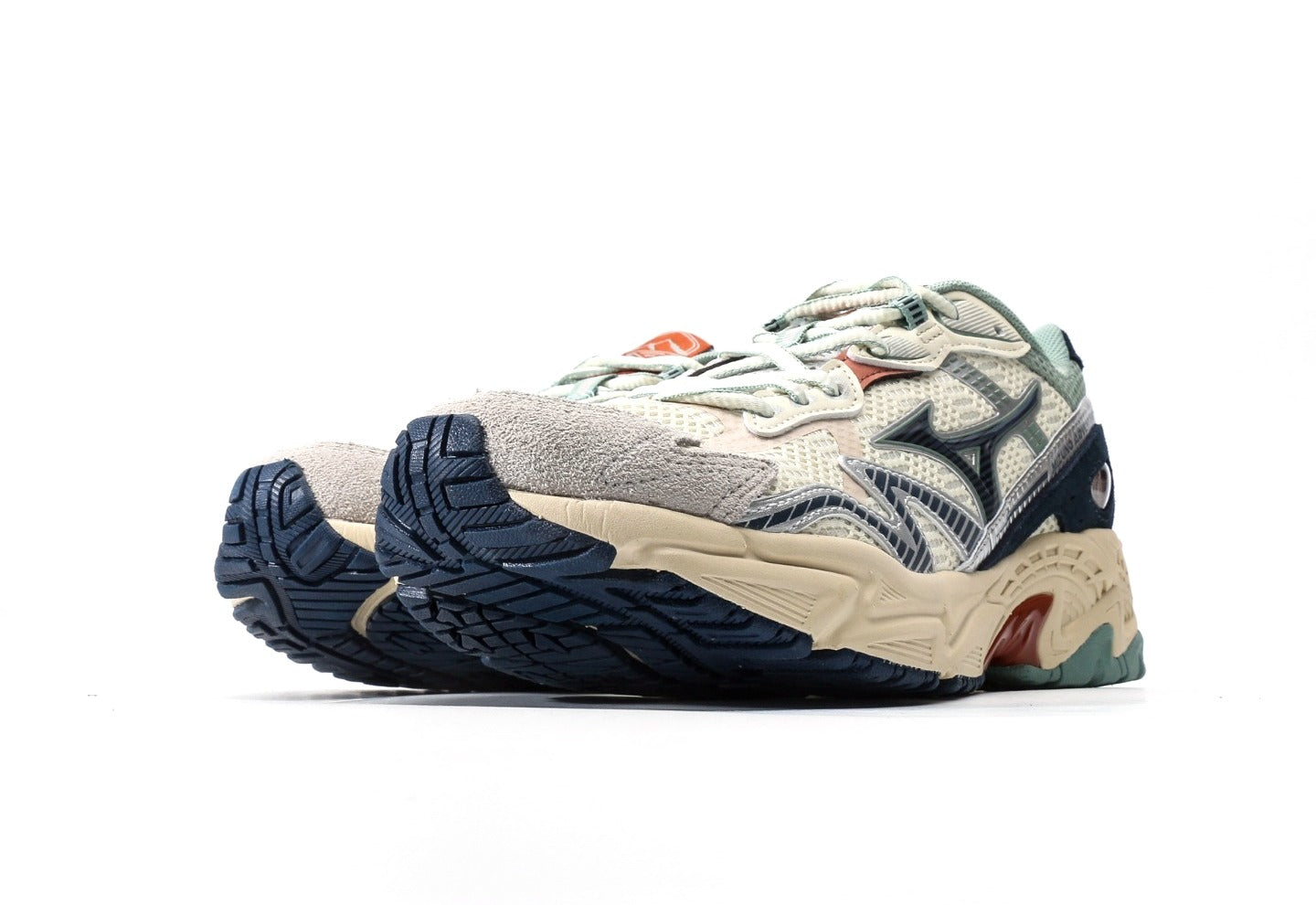 Mizuno Adventure "Off White Green"