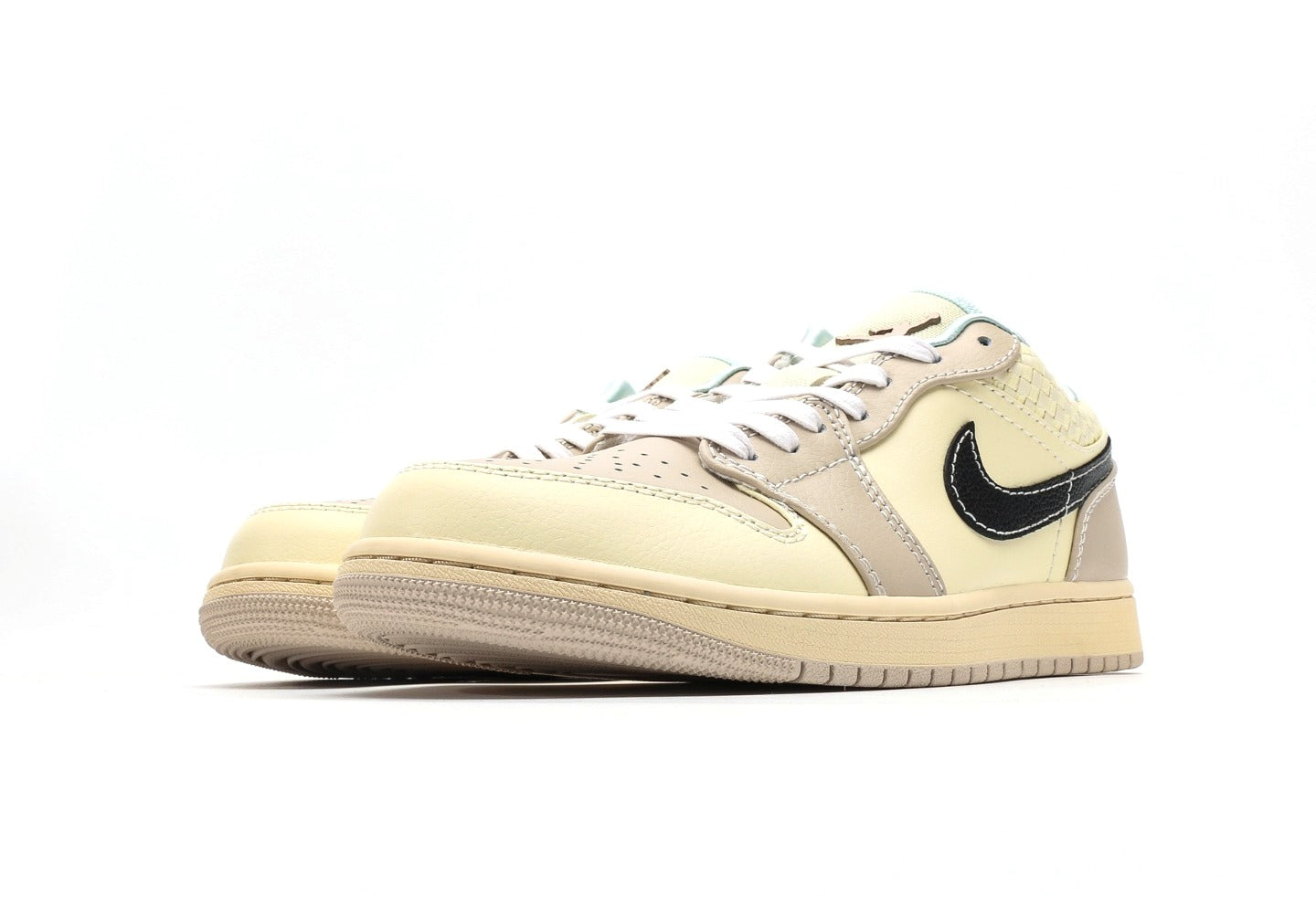 Air Jordan 1 Low Sanddrift