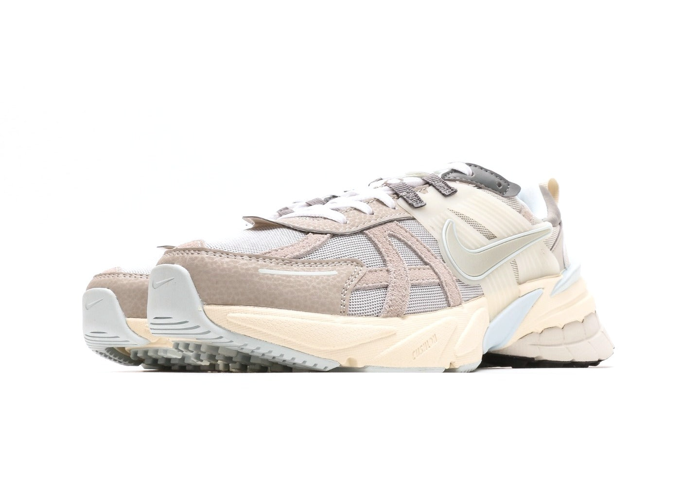 V2K Run "Light Bone Metallic Platinum"