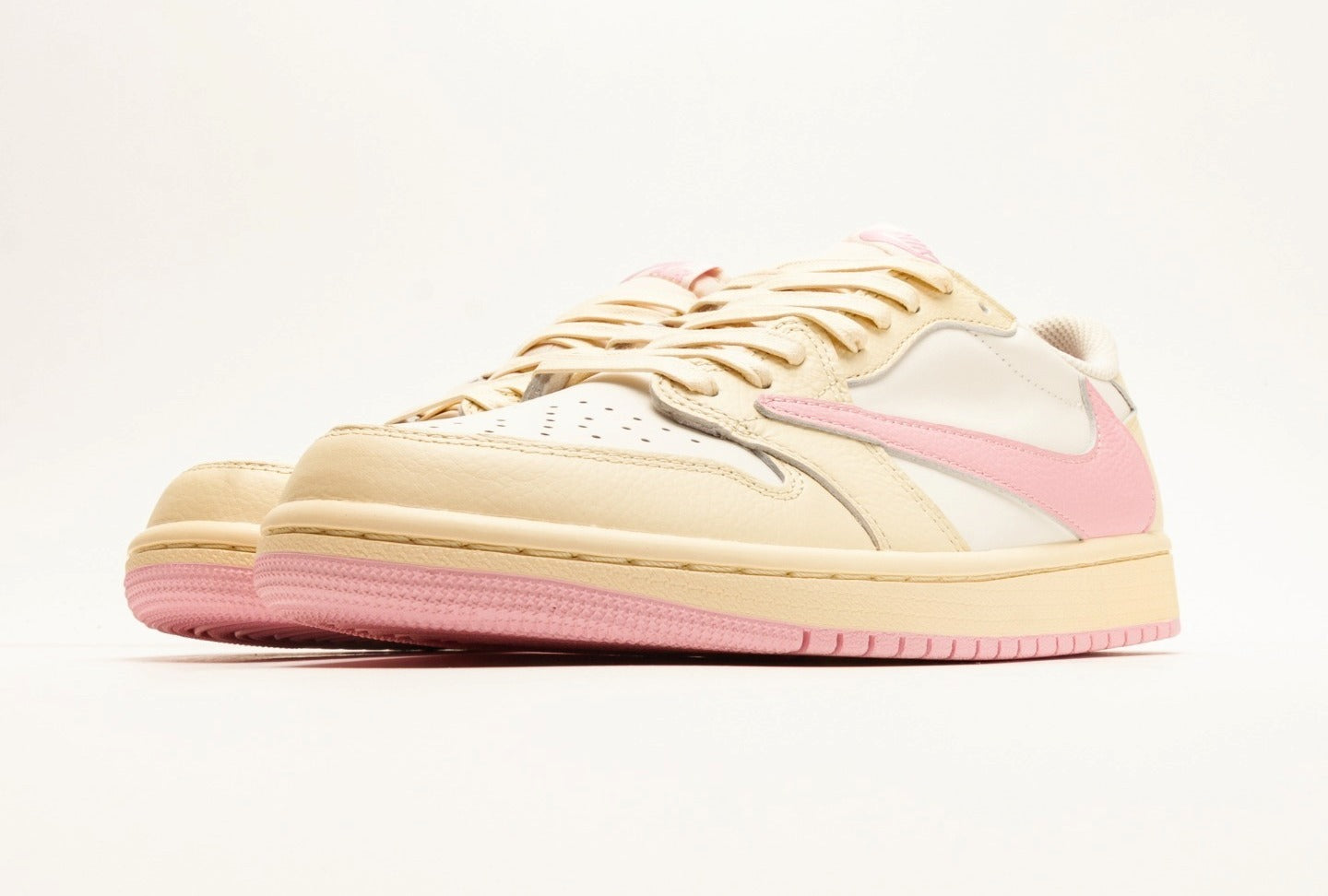 Travis Scott x Jordan 1 Retro Low OG "Muslin Pink"