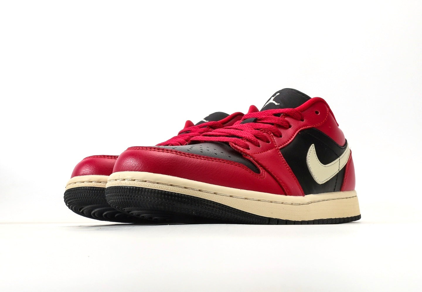 Air Jordan 1 Low "Mystic Hibiscus"