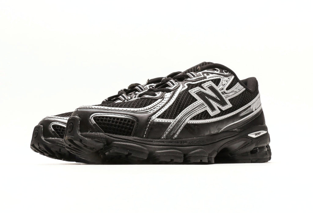 New Balance 740 "Black Silver"