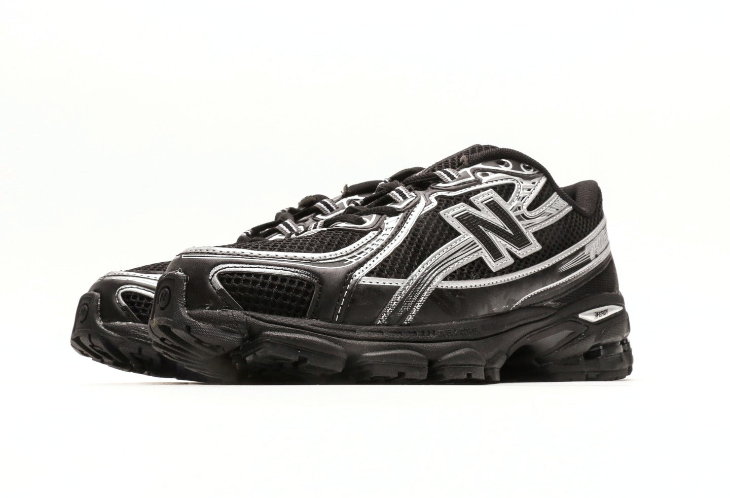 New Balance 740 "Black Silver"