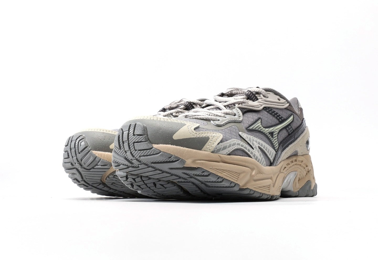 Mizuno Adventure Twe "Light Grey Orange"