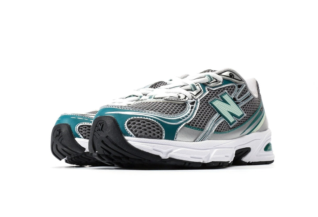 New Balance 740 Silver Metallic New Spruce