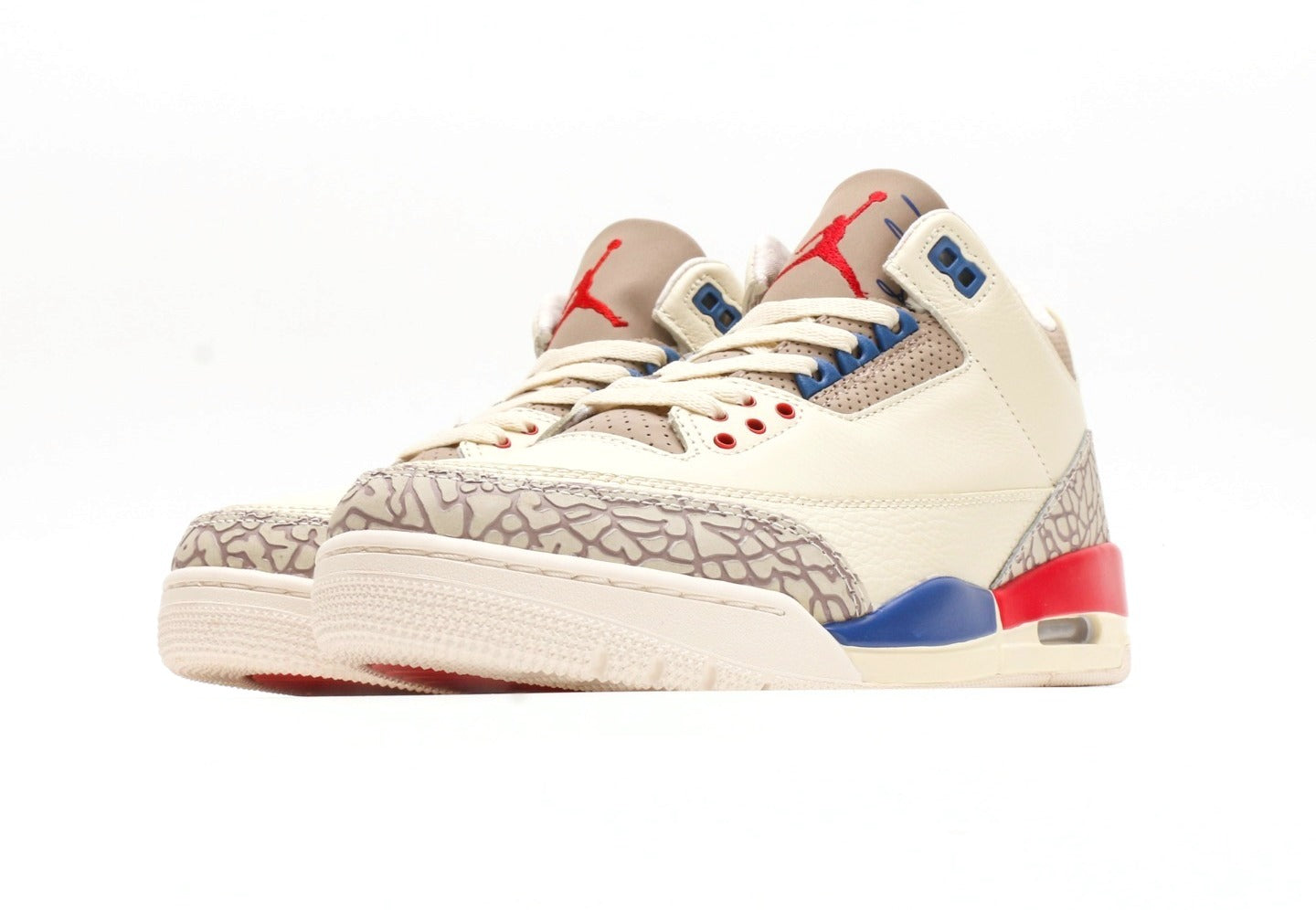 Air Jordan 3 Retro International Flight
