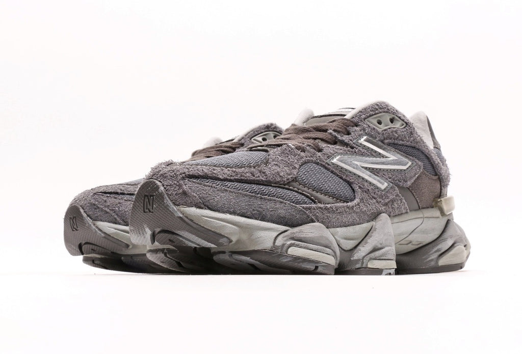 New Balance 9060 Magnet