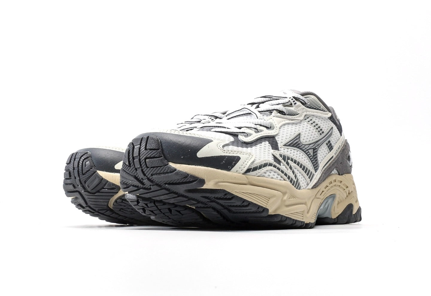 Mizuno Adventure Twe