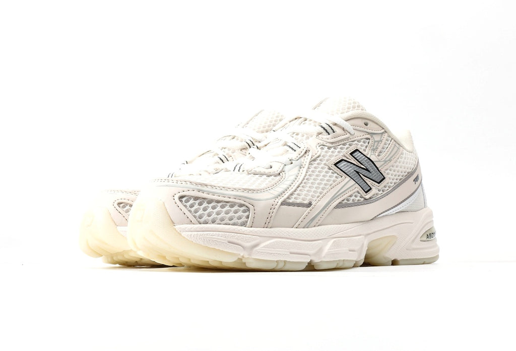 New Balance 740 Brown