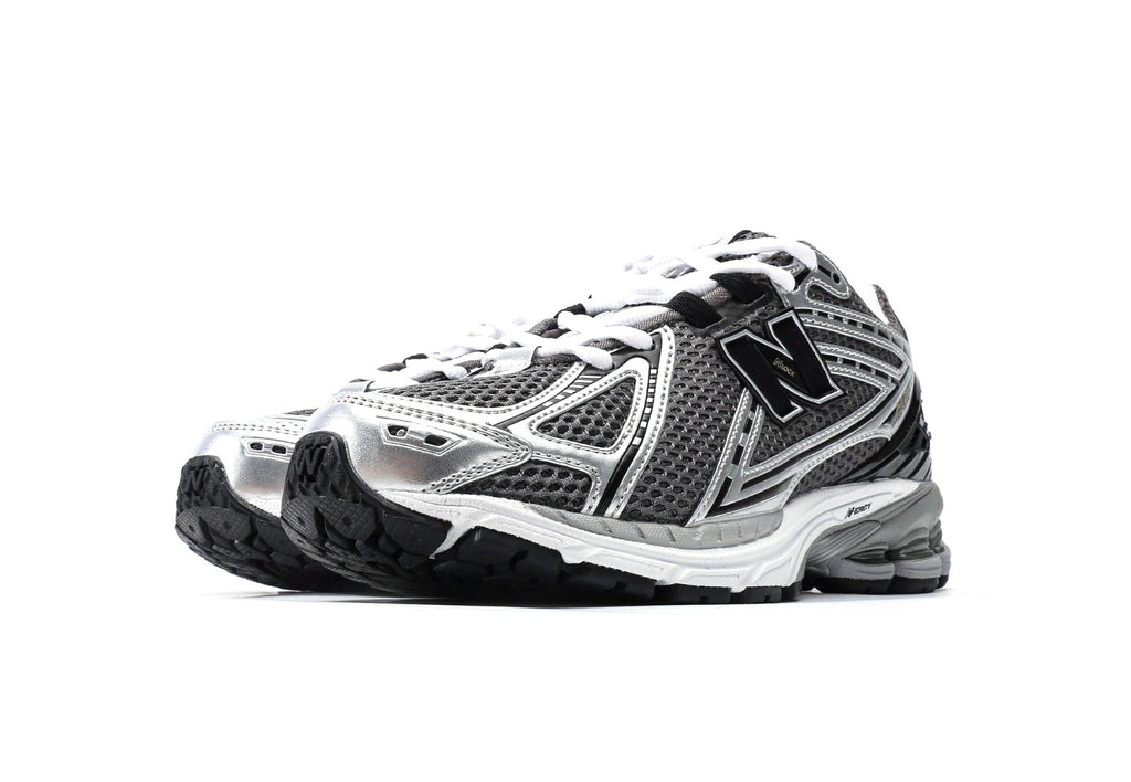 New Balance 1906R "Silver Metallic/Black/White"