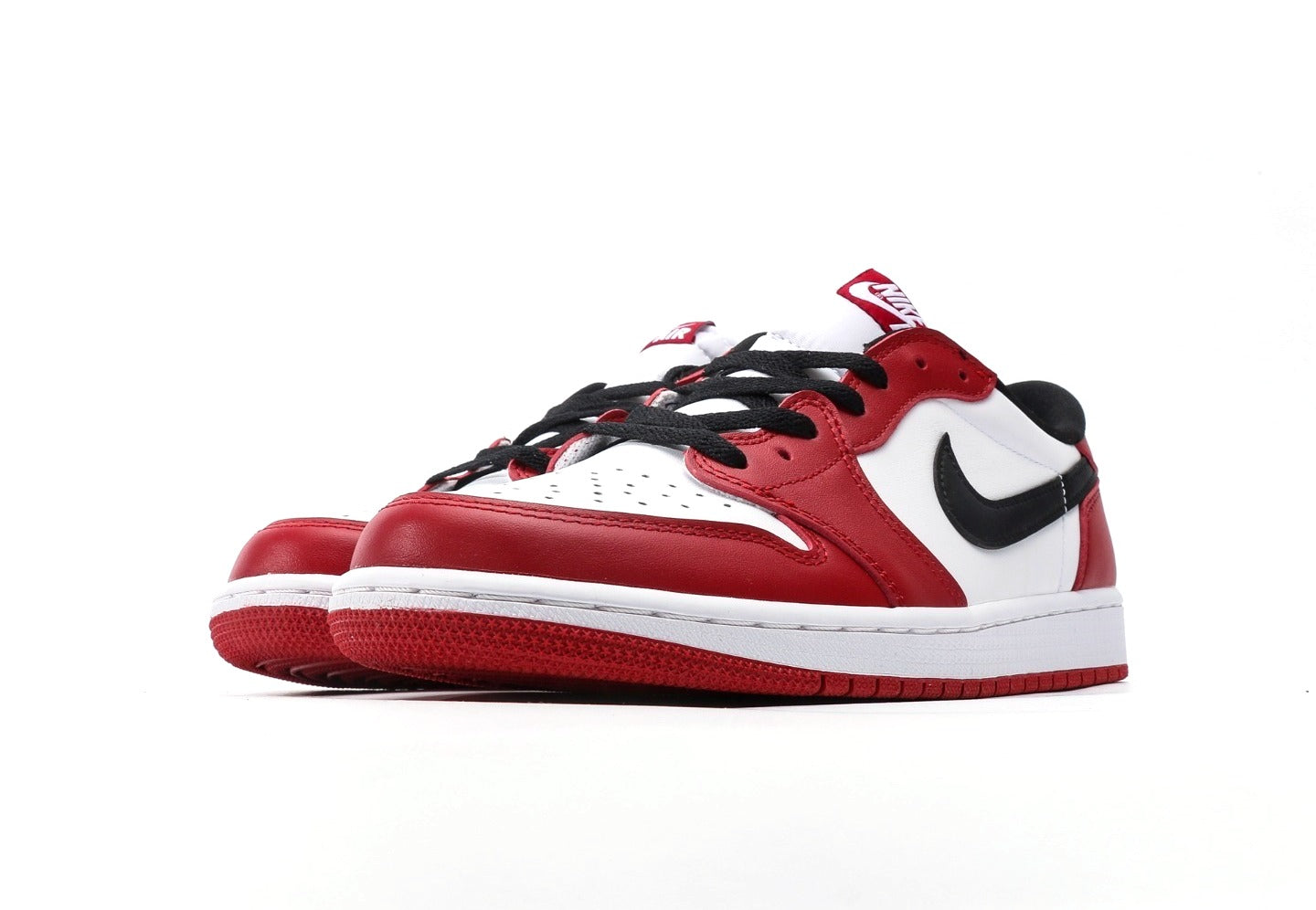 Air Jordan 1 Retro Low OG Chicago