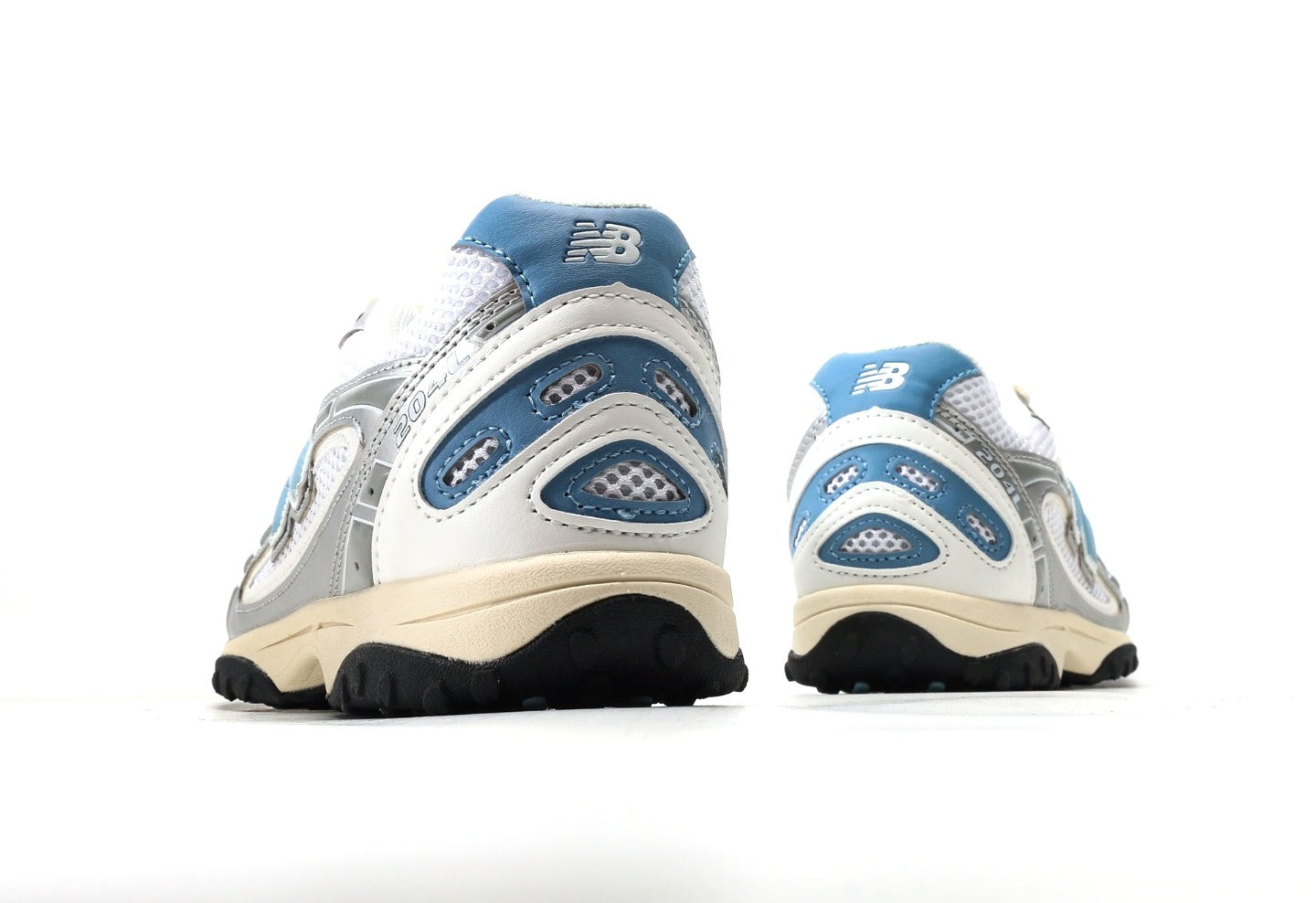 New Balance 204L Silver Metallic Still Water