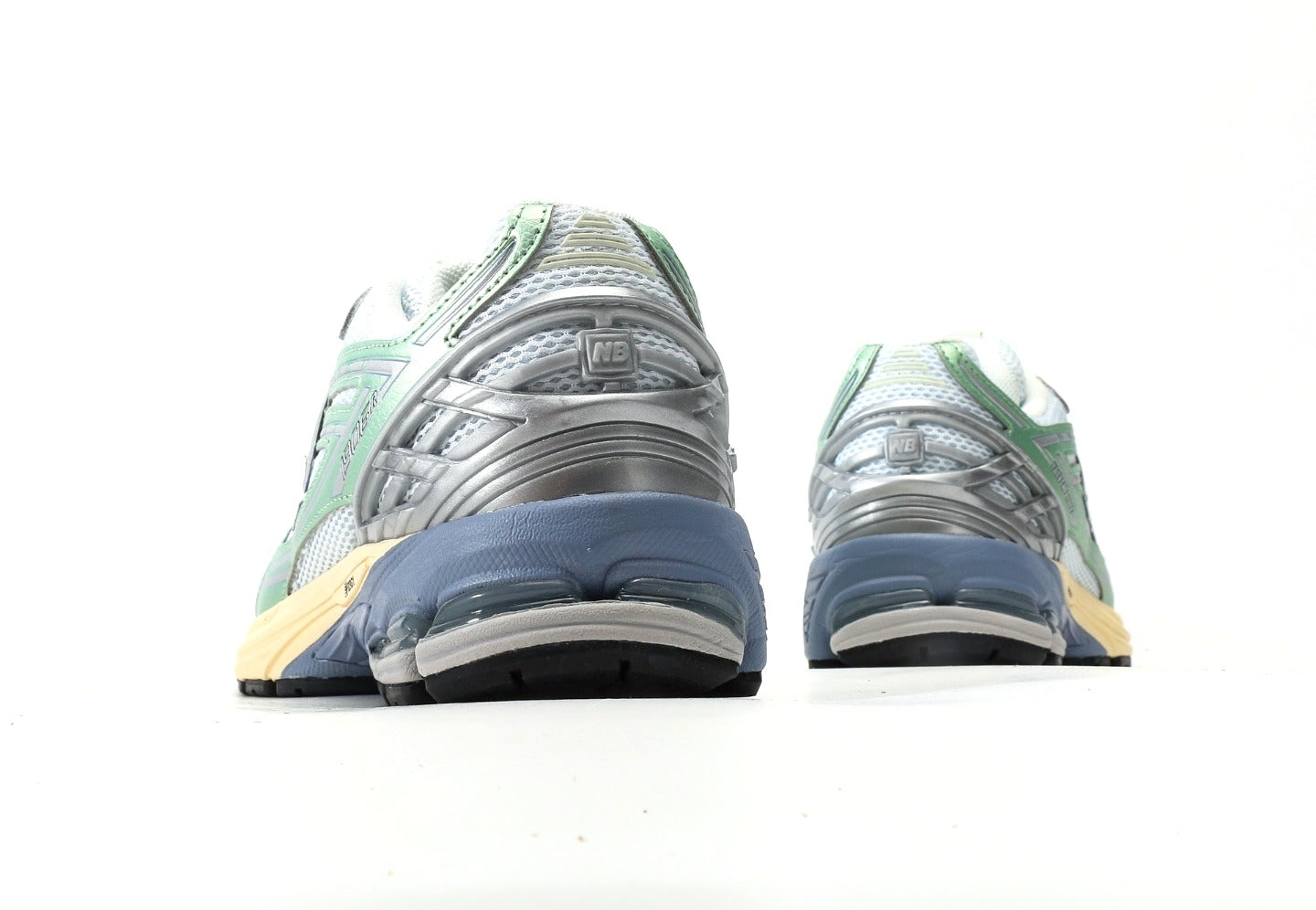 New Balance 1906R "Ice Blue Melon Water"