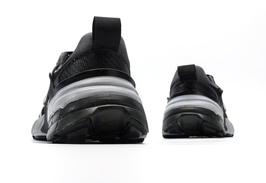 V2K Run "Black Metallic Silver"