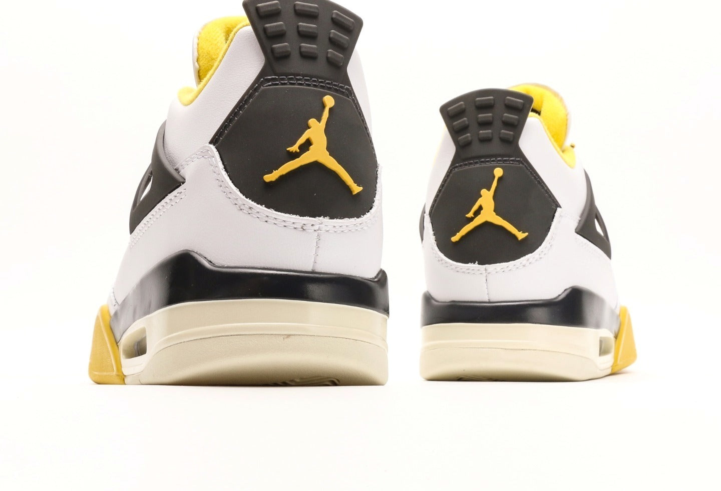 Air Jordan 4 "Vivid Sulfur"
